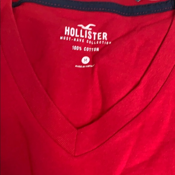 Hollister Must Have V-Neck T-Shirt - NWT - Picture 5 of 6